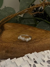 Load image into Gallery viewer, Daisy Daisy Sterling Silver Ring