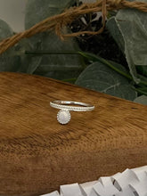 Load image into Gallery viewer, Dotted Circle Opal Ring