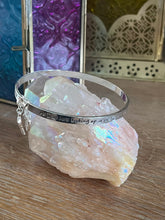 Load image into Gallery viewer, Meaningful Words Bangle ‘Never Forgotten’ Silver