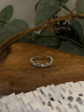 Load image into Gallery viewer, Daisy and Crystal Band Sterling Silver