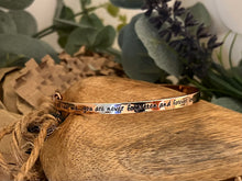 Load image into Gallery viewer, Lisa Angel Meaningful Words ‘Never Forgotten’ Bangle Rose Gold