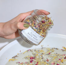 Load image into Gallery viewer, Floral Bath Soak - Natural - 140g