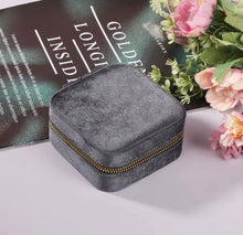 Load image into Gallery viewer, Square Velvet Travel Jewellery Case
