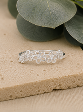 Load image into Gallery viewer, Daisy Daisy Sterling Silver Ring
