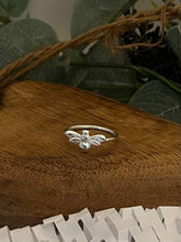 Load image into Gallery viewer, Sterling Silver Bee Ring
