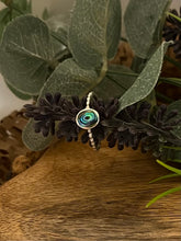 Load image into Gallery viewer, Sterling Silver Oval Bobble Abalone Ring
