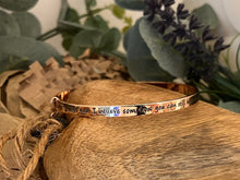 Load image into Gallery viewer, Lisa Angel Meaningful Words ‘Never Forgotten’ Bangle Rose Gold
