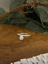 Load image into Gallery viewer, Dotted Circle Opal Ring
