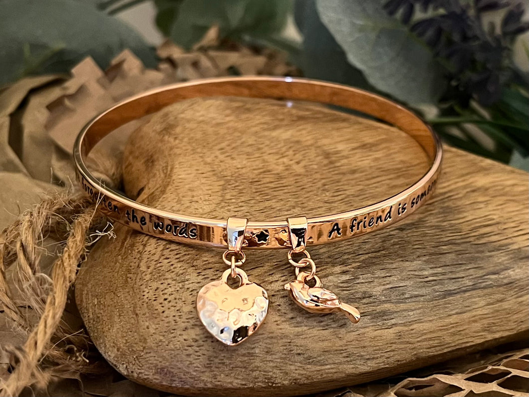 Lisa Angel Meaningful Words Bangle ‘Friends’ Rose Gold