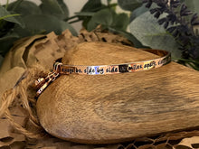 Load image into Gallery viewer, Lisa Angel Meaningful Words Bangle ‘Sisters’ Rose Gold
