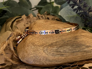 Lisa Angel Meaningful Words Bangle ‘Sisters’ Rose Gold