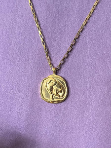 Aries zodiac medallion necklace
Gold plated stainless steel 
Waterproof and tarnish free jewellery