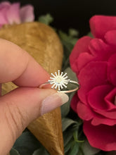 Load image into Gallery viewer, Starburst Opal Ring 925 Sterling Silver
