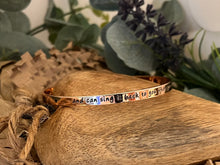 Load image into Gallery viewer, Lisa Angel Meaningful Words Bangle ‘Friends’ Rose Gold

