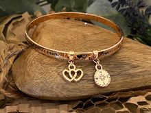 Load image into Gallery viewer, Lisa Angel Meaningful Words Bangle ‘Sisters’ Rose Gold
