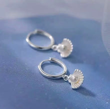 Load image into Gallery viewer, Pearl Shell Huggie Earrings

