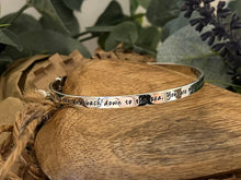Load image into Gallery viewer, Lisa Angel Meaningful Words Bangle ‘Sun and Moon’ Silver
