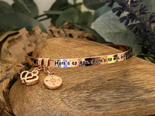 Load image into Gallery viewer, Lisa Angel Meaningful Words Bangle ‘Sisters’ Rose Gold
