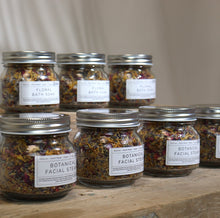 Load image into Gallery viewer, Floral Bath Soak - Natural - 140g
