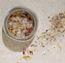 Load image into Gallery viewer, Floral Bath Soak - Natural - 140g
